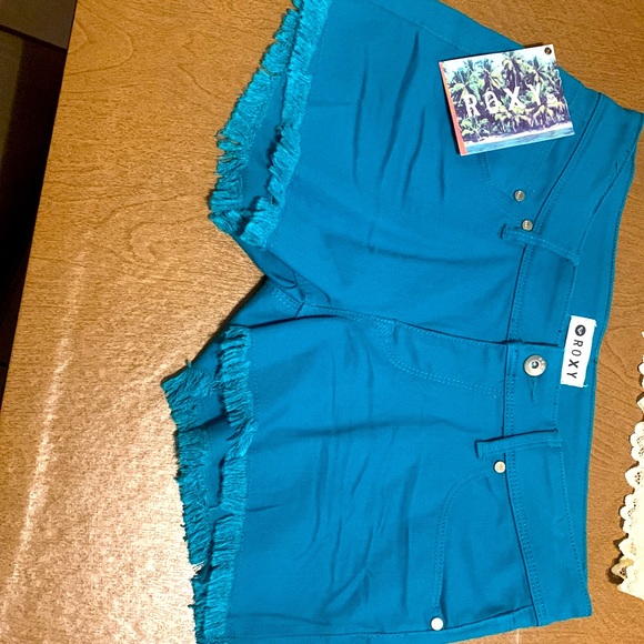 Roxy blue shorts with a lace bando.**NEVER WORN & WILL SELL SEPARATE** - Picture 3 of 5